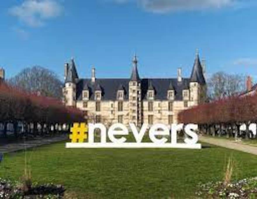 Nevers, Appartement De Standing Proche De La Gare Buitenkant foto